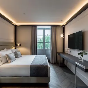 Mate Collection Gorka, Otel